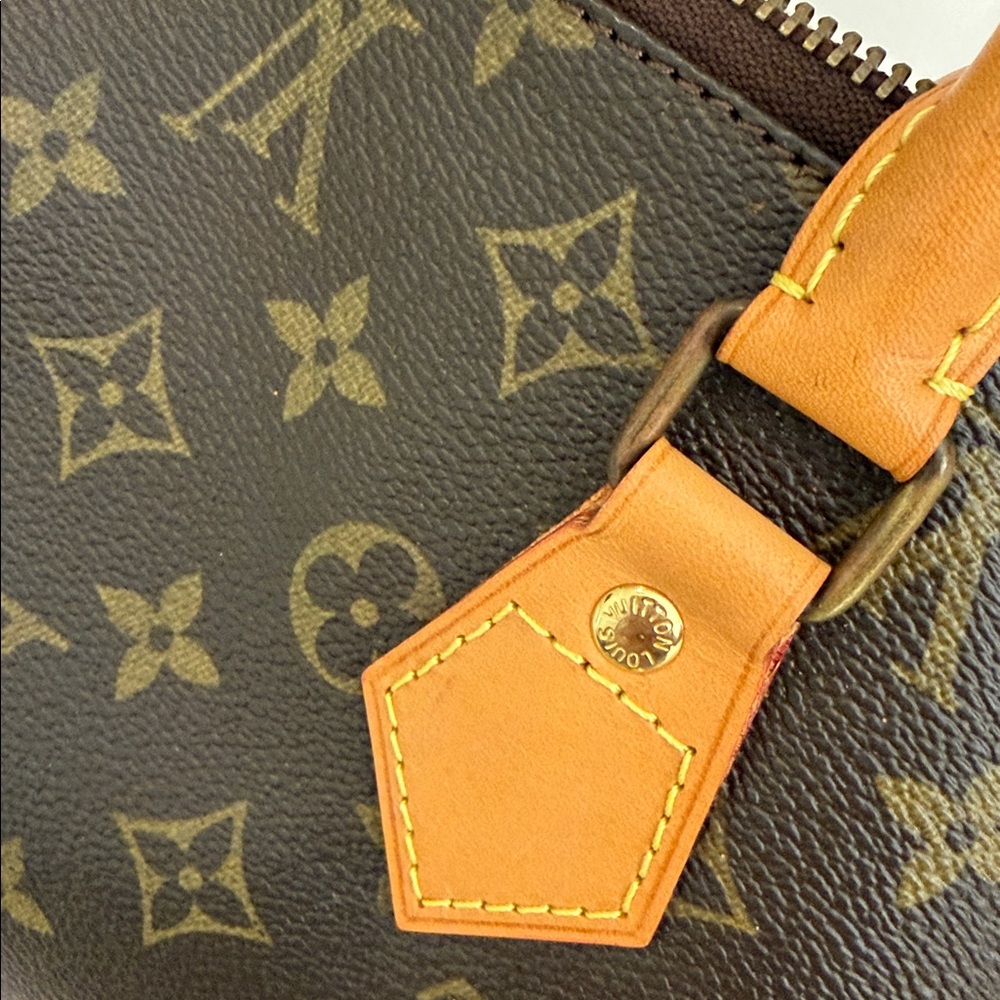3 SISTERS ARCHIVE Louis Vuitton Sac Trico Bag - Picture 12 of 15